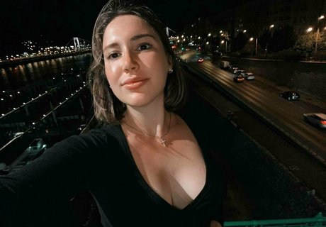 alenavipfox model nude pictures