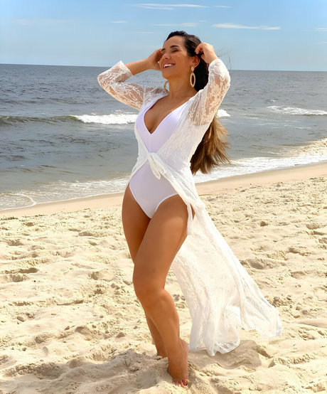 Isabele Benito model hot images