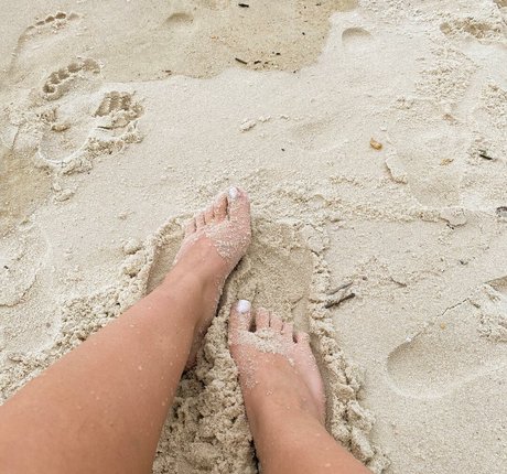 Amanda Beatriz art actress images