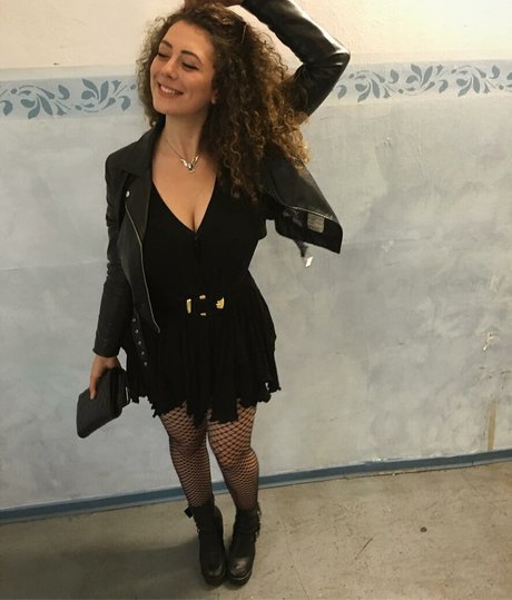 Leila Lowfire erotic pornstar galleries