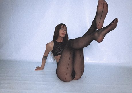 Anastasia Steklova art star picture