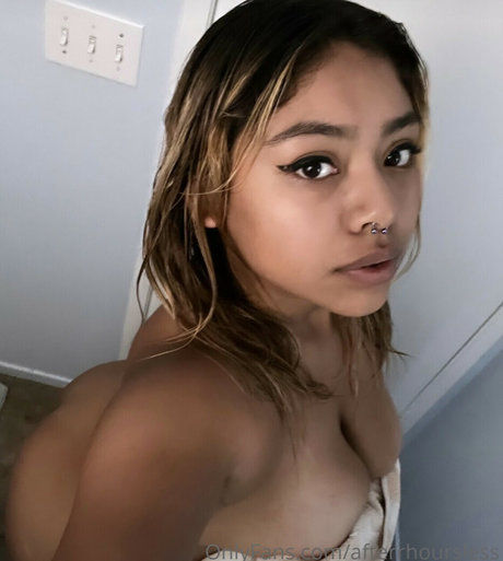 Leslie Luv adult model archive