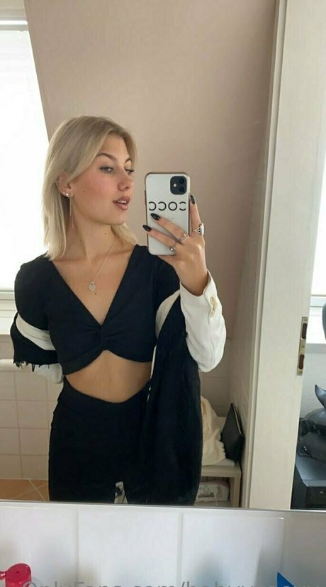 babyyzoeyy pornstar pretty gallery