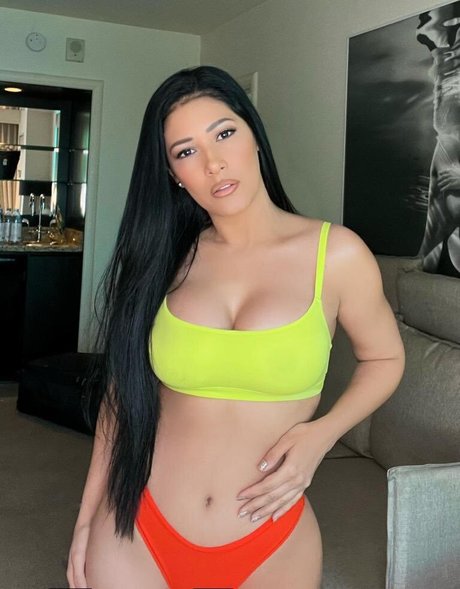 Simone E Simaria adult star archive