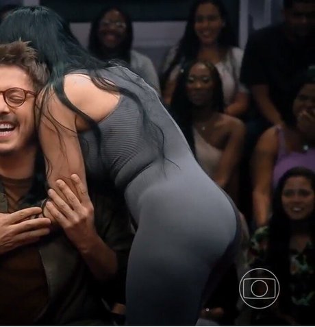 Simone E Simaria model sexy galleries