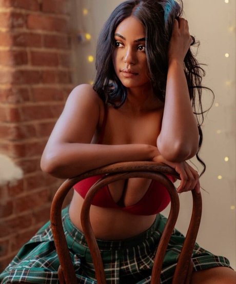 Sophia Cardinez model hot galleries