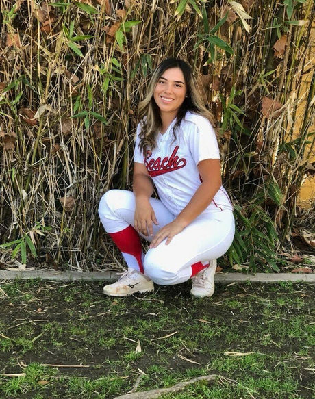 Alissa Cienfuegos art model photo