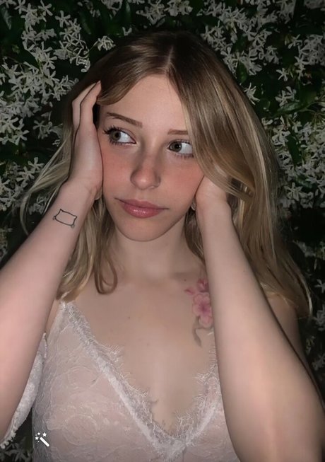 Agnese Innocente pornstar art gallery