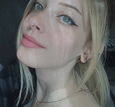 Agnese Innocente hd actress photos