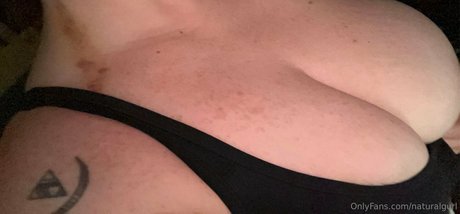 naturalgurl naked model img