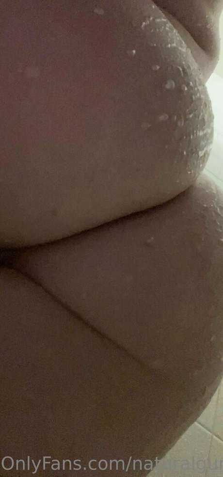 naturalgurl model high quality pictures