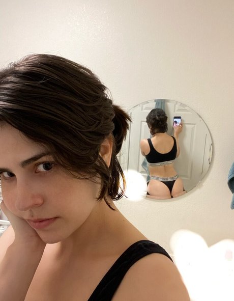 HeyKipp star naked gallery