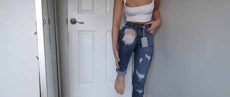 Melissa Estrella porn model img