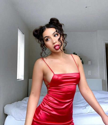 Melissa Estrella pornstar nude pic