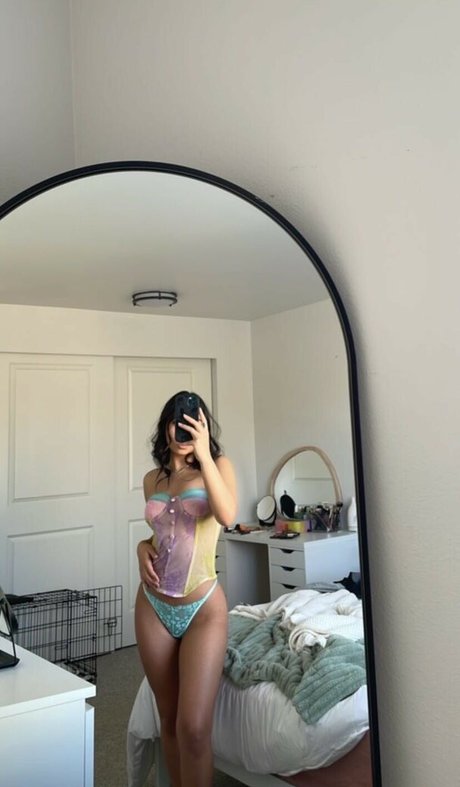 Melissa Estrella model top picture