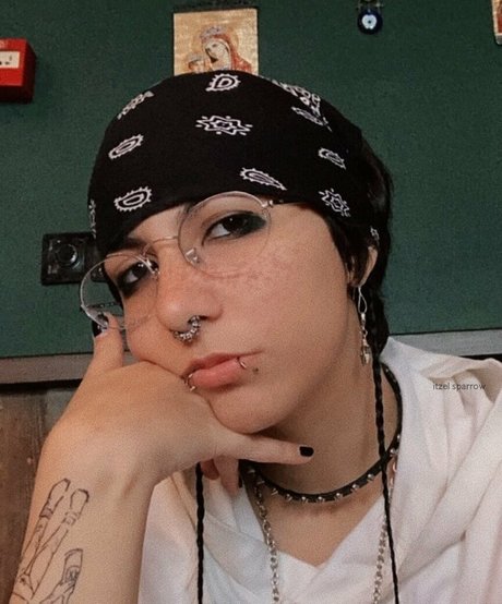 itzel2002free star art gallery