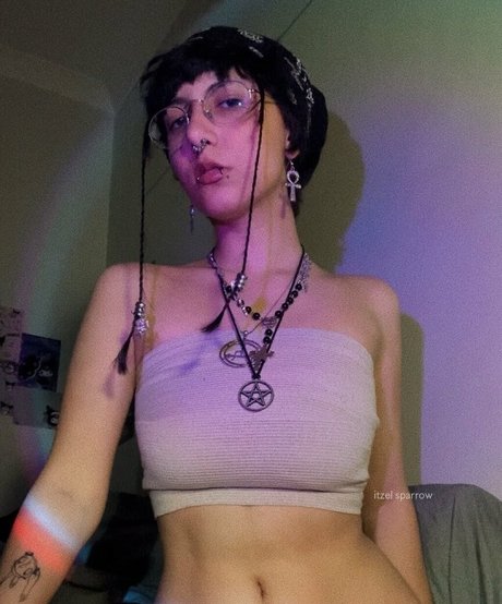 itzel2002free pretty pornstar image