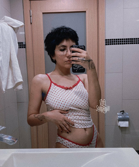 itzel2002free nice pornstar pic