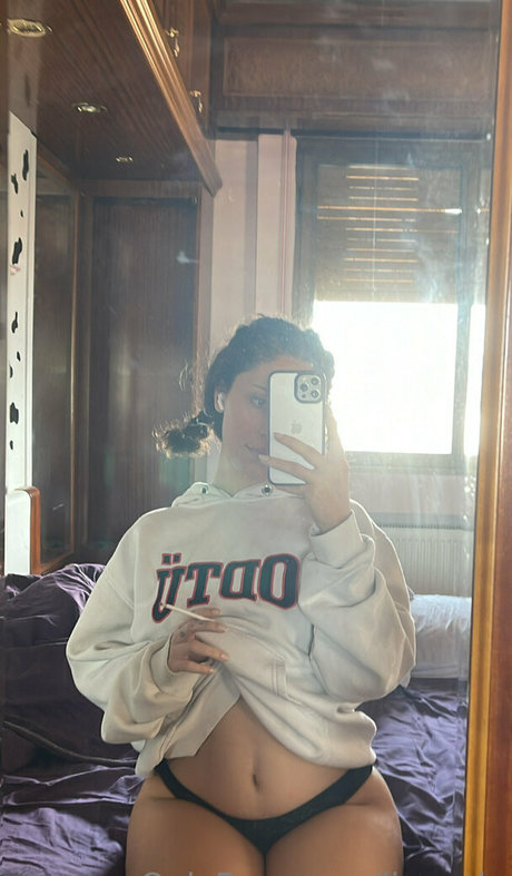 ijoxxxie sexy model photos