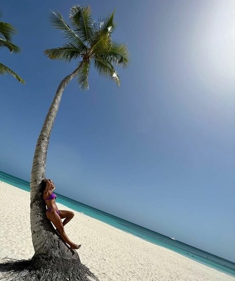 Lorena Castell erotic model img