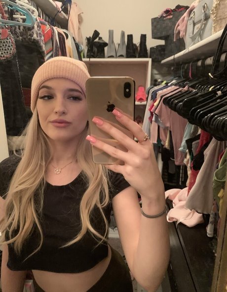 lillyxmaefree model free pics