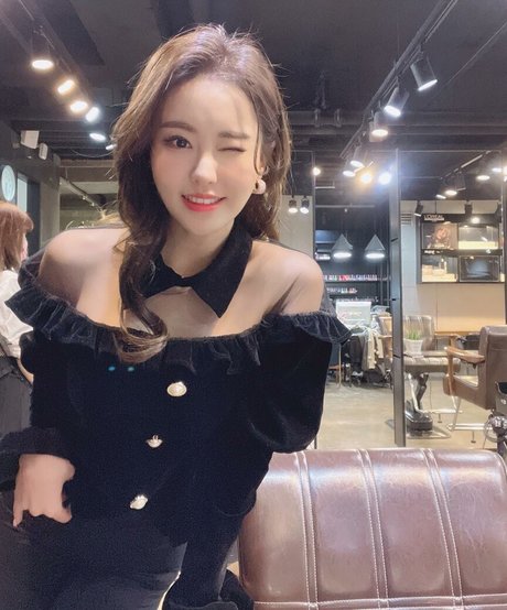 Kim So Hee model beautiful photo