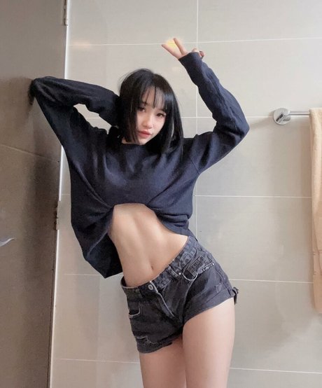 leezipotato beautiful model photo