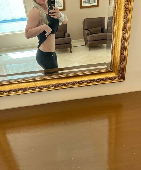 Joice Hasselmann perfect model picture