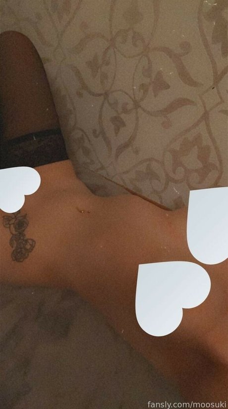 Moosuki naked star photo