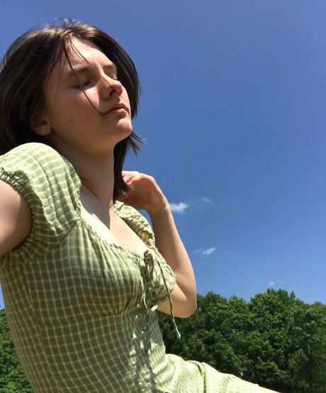 Starval pretty model pic