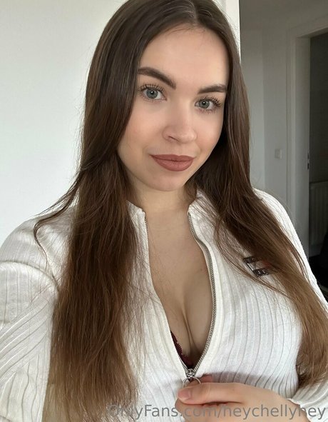 heychellyhey hd model image