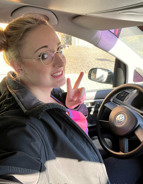 yoga instructor onlyfans beautiful image