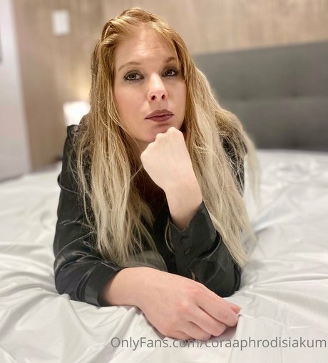 coraaphrodisiakum naked pornstar picture