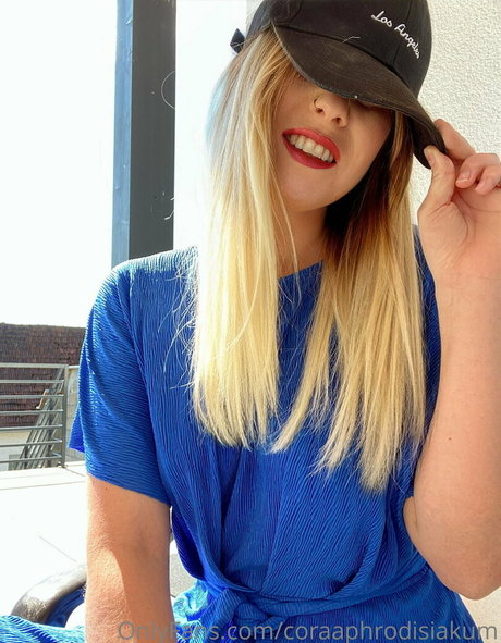 coraaphrodisiakum nudes model pic