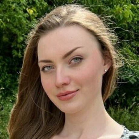 enjoy evelin free naked model pics