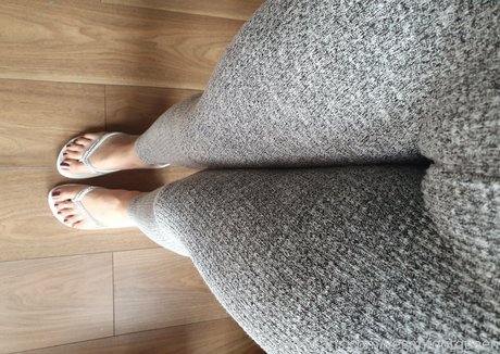 veganfootqueen model perfect photo