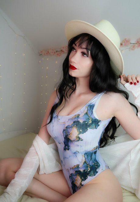 louvrissa sexy star photos