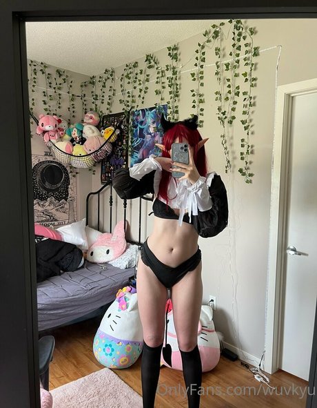 wuvkyu model sexy images