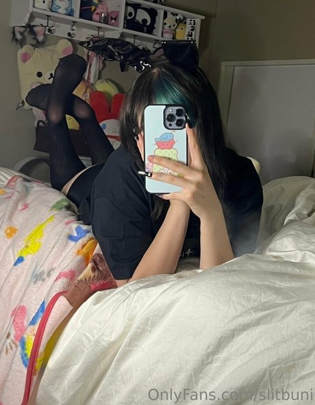 wuvkyu naked model pic