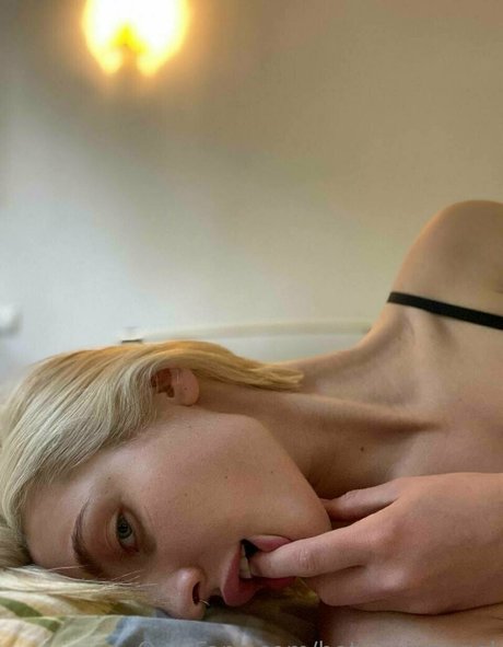 kira kitsune nude actress picture