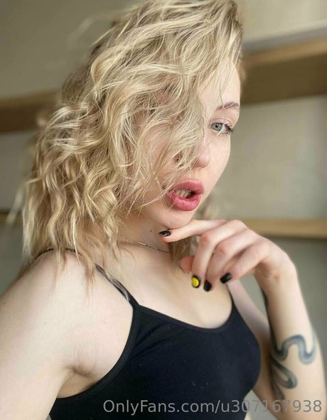 kira kitsune beautiful pornstar pic