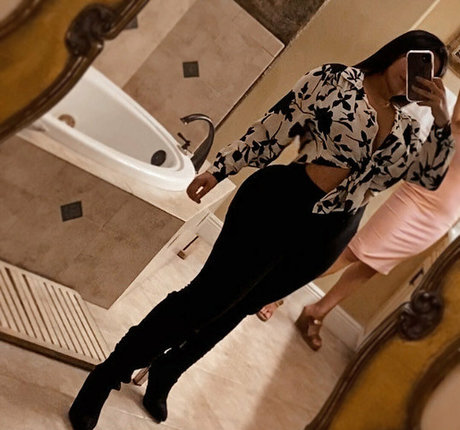 mamicolombia22 nude pornstar pictures