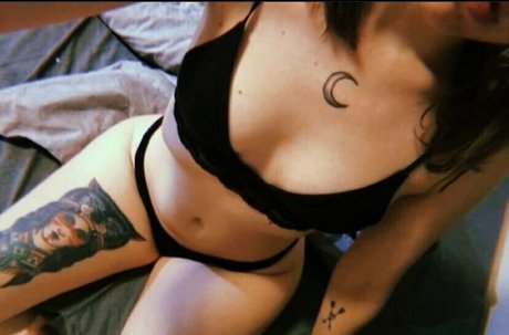 evvilmoon top model gallery