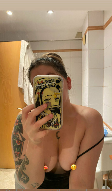 evvilmoon profile pic