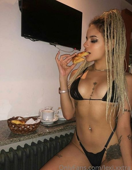 lexixxtra naked actress pic