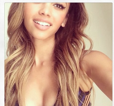 Vanessa Morgan star sex img