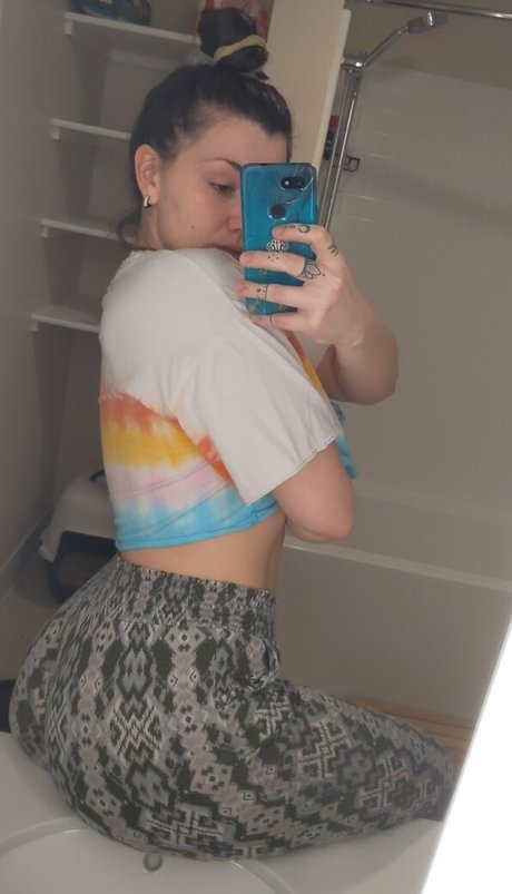 curvyjasssy erotic actress photos