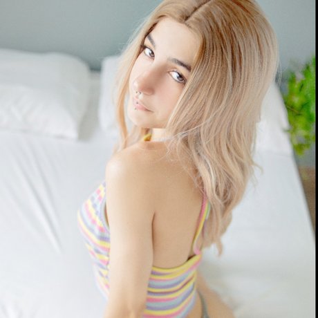 Aeon Nebula SG pretty model pic