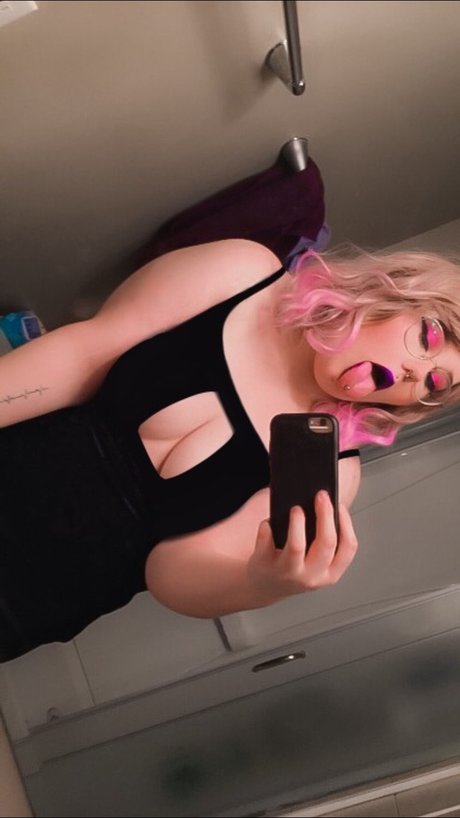 OhGoshCharlee sex model gallery