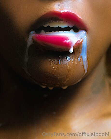 Big Wavy hd model gallery